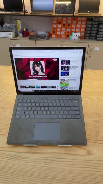 Surface Laptop i5-7200/8GB/128GB/màn 2k. Mua bán Laptop tại Quận Cầu Giấy Hà Nội được đăng bởi Laptopplusvn hình 1