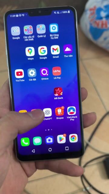 LG G7 ThinQ và Samsung A10. Mua bán Điện thoại tại Quận Hoàng Mai Hà Nội được đăng bởi Lê  hình 1