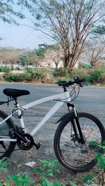 Xe đạp màu Trắng. Mua bán Xe đạp tại Huyện Cần Đước Long An được đăng bởi Trần Tú hình 1