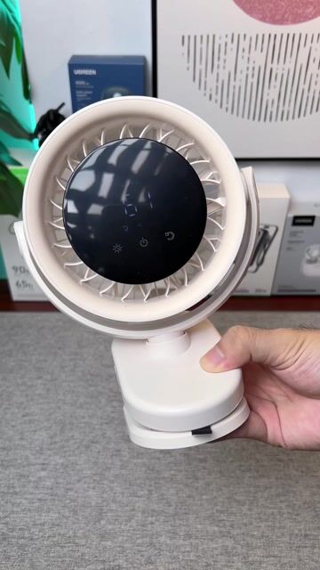 Quạt kẹp bàn Trắng Tự động xoay. Mua bán Quạt tại Quận Bình Thạnh Tp Hồ Chí Minh được đăng bởi Nguyễn Phú Win hình 1