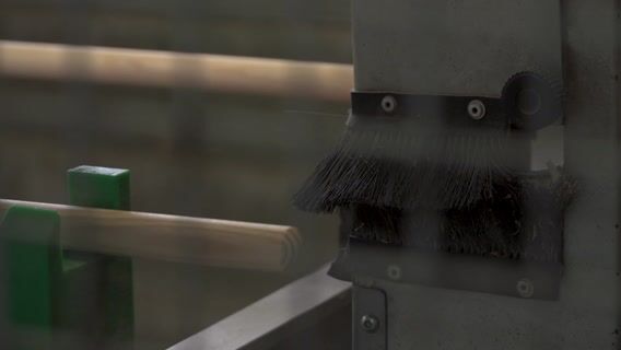 Le chef d'orchestre du manche à balai