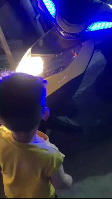 Xe máy Attila màu Vàng. Mua bán Xe máy tại Thành phố Buôn Ma Thuột Đắk Lắk được đăng bởi Li Ly hình 1