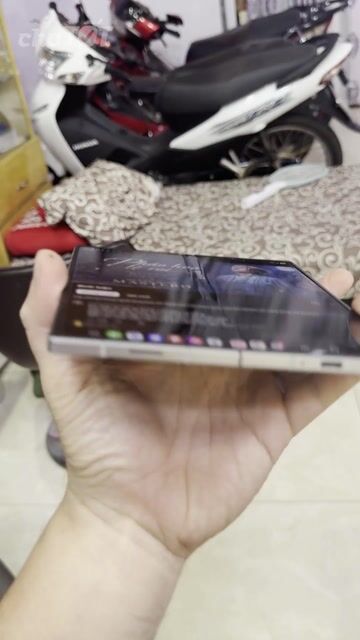 Samsung ZFold 6 12GB/256GB Bạc. Mua bán Điện thoại tại Thành phố Buôn Ma Thuột Đắk Lắk được đăng bởi Vũ store mua bán trao đổi smartphone iphone samsungmxe máy laptop hình 1