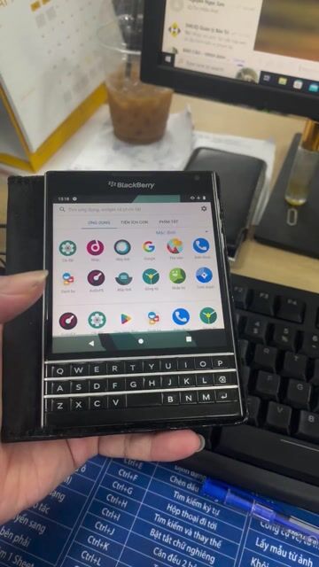 BlackBerry Passport  Android 11. Mua bán Điện thoại tại Quận 10 Tp Hồ Chí Minh được đăng bởi nguyễn ngọc sơn hình 1