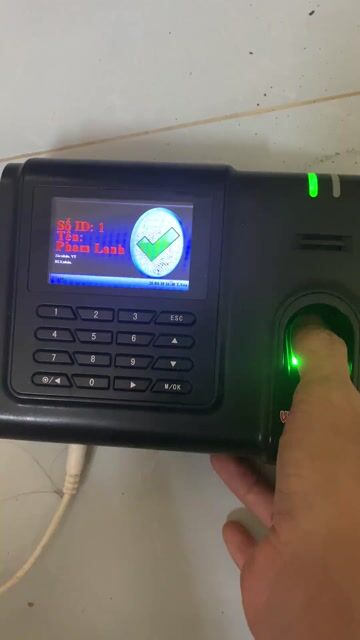 Máy chấm công Wise Eye On39. Mua bán Đồ dùng văn phòng tại Quận Tân Phú Tp Hồ Chí Minh được đăng bởi máy chấm công  hình 1