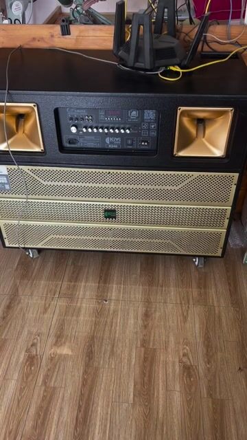 Loa karaoke Kiwi K240 Đen, Vàng đồng kèm 2 Mic. Mua bán Tivi, Âm thanh tại Huyện Chương Mỹ Hà Nội được đăng bởi Bùi mạnh duy hình 1