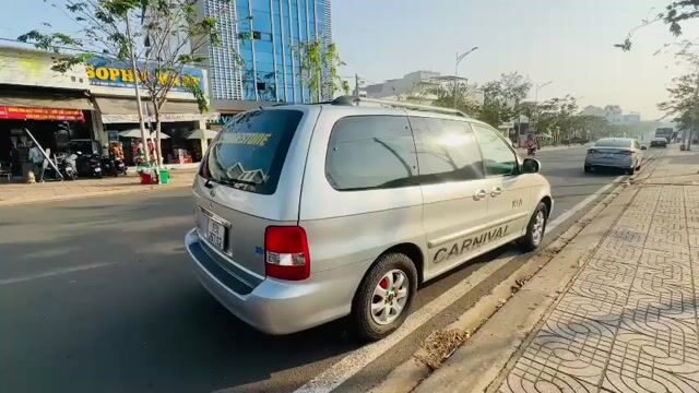 Kia Carnival màu Bạc. Mua bán Ô tô tại Thành phố Đồng Xoài Bình Phước được đăng bởi nguyển thanh tâm hình 1
