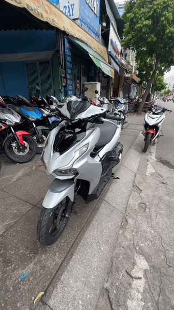Honda Air Blade 125 2022 Bạc đã qua sử dụng. Mua bán Xe máy tại Quận Tân Phú Tp Hồ Chí Minh được đăng bởi Tuanduy hình 1