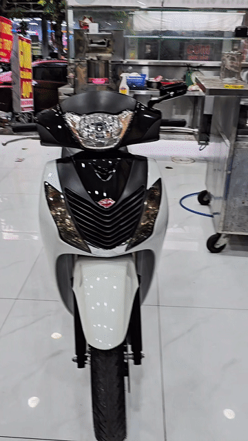 Honda SH Nhập Ý 2010 150i Trắng. Mua bán Xe máy tại Quận 5 Tp Hồ Chí Minh được đăng bởi Long hình 1