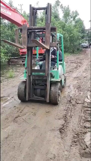 Xe nâng 3 tấn chạy Dầu đã qua sử dụng. Mua bán Phương tiện khác tại Quận Cẩm Lệ Đà Nẵng được đăng bởi Tâm Nguyễn hình 1