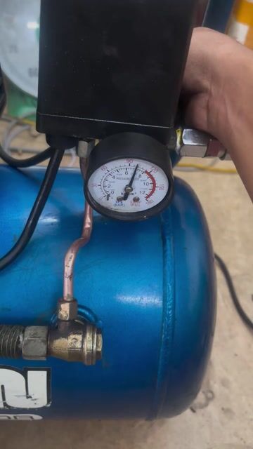 Máy nén khí Lusen 25L Xanh dương. Mua bán Đồ chuyên dụng, Giống nuôi trồng tại Quận Liên Chiểu Đà Nẵng được đăng bởi Le Thai Quoc Viet hình 1