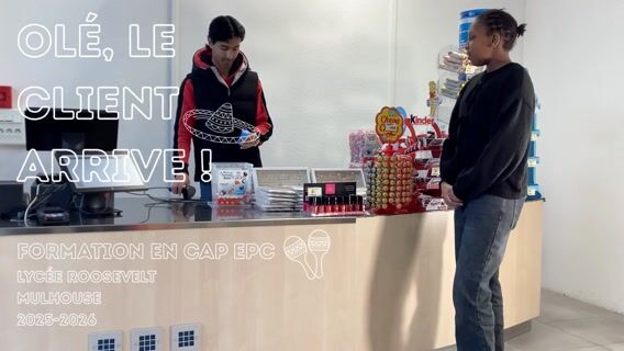 Olé! Le client arrive. 