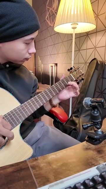 Đàn guitar acoustic ngon. Mua bán Nhạc cụ tại Quận Long Biên Hà Nội được đăng bởi Nguyễn Thắng hình 1