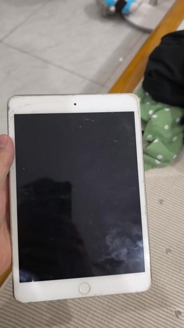 Apple iPad Mini Trắng. Mua bán Máy tính bảng tại Quận Hải An Hải Phòng được đăng bởi Giang hình 1