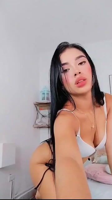 Model - Victoria latina