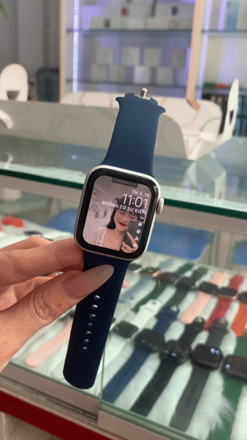 Apple Watch Series 5 40mm Trắng Nhôm Like New. Mua bán Thiết bị đeo thông minh tại Quận Phú Nhuận Tp Hồ Chí Minh được đăng bởi pé phuong hình 1