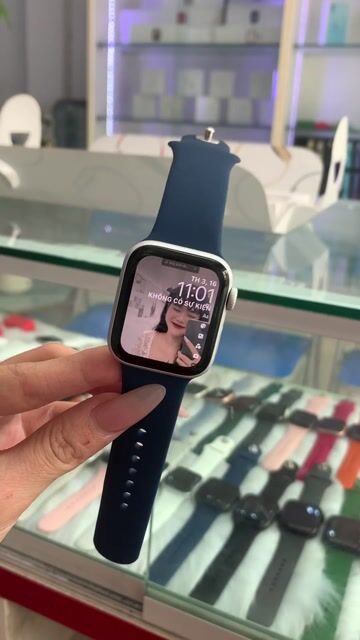 Apple Watch Series 5 40mm Trắng Nhôm Like New. Mua bán Thiết bị đeo thông minh tại Quận Phú Nhuận Tp Hồ Chí Minh được đăng bởi pé phuong hình 1