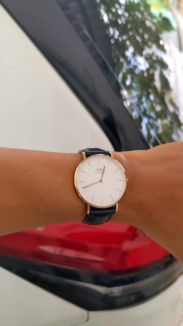 Đồng hồ Daniel Wellington Classic B36R25 Dây da. Mua bán Đồng hồ tại Quận Thanh Khê Đà Nẵng được đăng bởi Nguyễn Nhựt Anh hình 1
