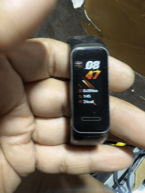 Huawei Band 4 Đen. Mua bán Thiết bị đeo thông minh tại Quận Phú Nhuận Tp Hồ Chí Minh được đăng bởi Tấn hình 1