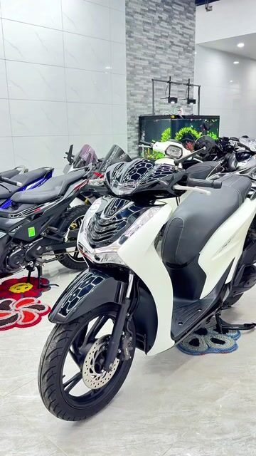Honda SH 125i CBS Trắng đen. Mua bán Xe máy tại Quận Thanh Khê Đà Nẵng được đăng bởi Thành Đại   hình 1