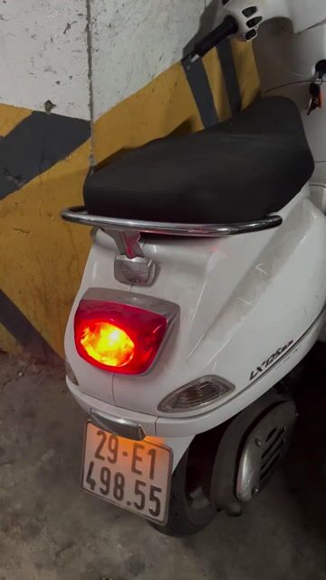 Piaggio Vespa LX 125 Trắng 14541 km. Mua bán Xe máy tại Quận Hoàng Mai Hà Nội được đăng bởi Hiền Cận hình 1