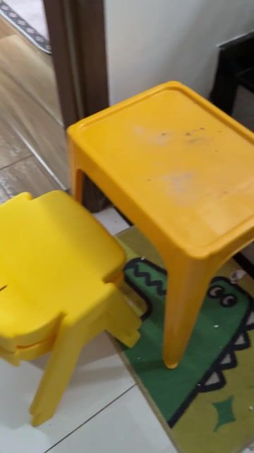 Bộ bàn ghế trẻ em Nhựa Vàng. Mua bán Bàn ghế tại Huyện Đức Hòa Long An được đăng bởi Châu Nguyễn  hình 1