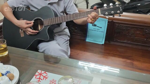 Cần pass lại đàn mới full phụ kiện gặp ở nam định. Mua bán Nhạc cụ tại Huyện Mỹ Lộc Nam Định được đăng bởi TUẤN ANH TRẦN CÔNG hình 1