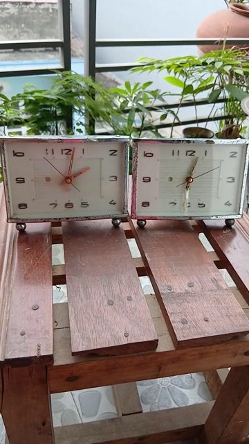 Đồng hồ để bàn Kính cong Trắng đã sử dụng. Mua bán Nội thất, đồ gia dụng khác tại Quận Ngô Quyền Hải Phòng được đăng bởi Nguoi luong thien hình 1