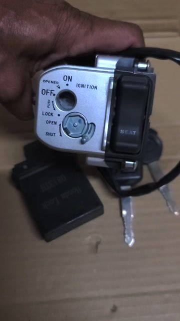 ổ khóa SH Vn mới 99% 2012-2016. Mua bán Phụ tùng xe tại Quận 11 Tp Hồ Chí Minh được đăng bởi A QUỐC hình 1