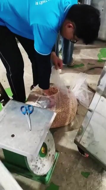 Máy nghiền công nghiệp Thép không gỉ. Mua bán Đồ chuyên dụng, Giống nuôi trồng tại Huyện Bình Chánh Tp Hồ Chí Minh được đăng bởi Dung hình 1