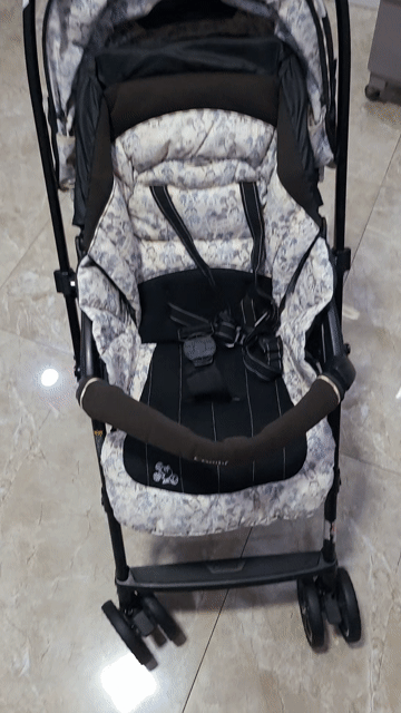 Xe đẩy Combi Mechacal First gấp gọn. Mua bán Mẹ và bé tại Thành phố Dĩ An Bình Dương được đăng bởi Đăng Quang hình 1