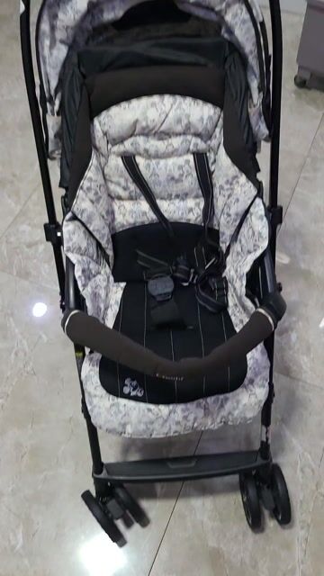 Xe đẩy Combi Mechacal First gấp gọn. Mua bán Mẹ và bé tại Thành phố Dĩ An Bình Dương được đăng bởi Đăng Quang hình 1
