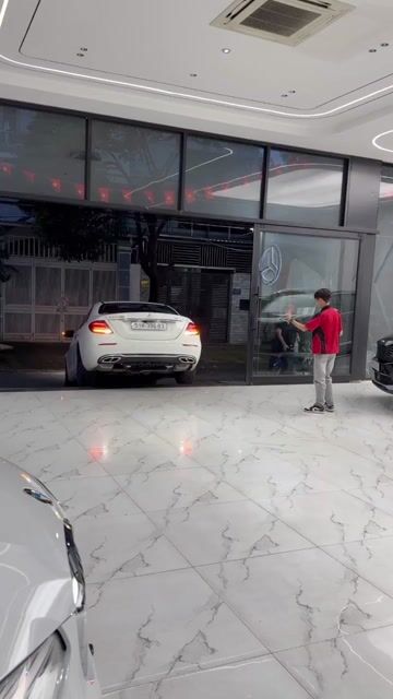 Mercedes E180 2020 siêu lướt 20000 km trắng nt nâu. Mua bán Ô tô tại Quận Gò Vấp Tp Hồ Chí Minh được đăng bởi NGUYỄN MINH VUA XE LƯỚT hình 1