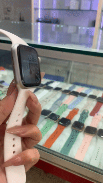 Apple Watch Series 4 40mm Nhôm Trắng 98%. Mua bán Thiết bị đeo thông minh tại Quận Phú Nhuận Tp Hồ Chí Minh được đăng bởi pé phuong hình 1