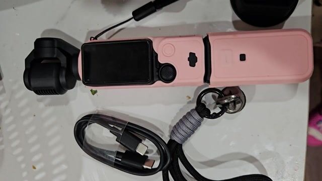 Máy quay phim DJI Pocket 3 Hồng 99% mới. Mua bán Máy ảnh, Máy quay tại Quận Hai Bà Trưng Hà Nội được đăng bởi Như Ngọc hình 1