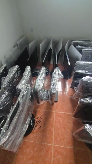 Thanh lý màn hình giá rẻ cho anh em cần. Mua bán Phụ kiện (Màn hình, Chuột...) tại Thành phố Bến Tre Bến Tre được đăng bởi Lao Thanh Phước Lộc hình 1
