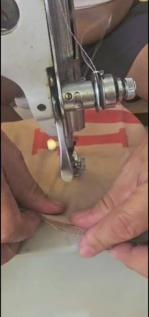 Máy may gia đình Jones Trắng. Mua bán Đồ chuyên dụng, Giống nuôi trồng tại Quận 7 Tp Hồ Chí Minh được đăng bởi võ kim tuyến hình 1