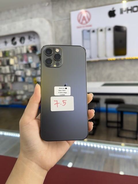 Apple iPhone 12 Pro 256GB Xám. Mua bán Điện thoại tại Thành phố Thủ Dầu Một Bình Dương được đăng bởi Phong Le hình 1