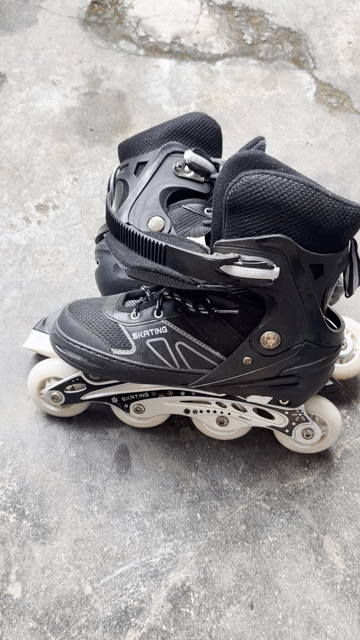 Giày trượt patin đen size 39-44. Mua bán Đồ thể thao, Dã ngoại tại Thành phố Buôn Ma Thuột Đắk Lắk được đăng bởi đồ đạc bmt hình 1
