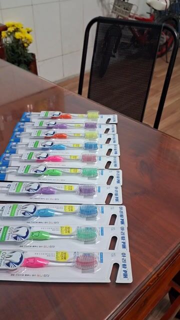 Bàn chải đánh răng nhiều màu. Mua bán Thiết bị vệ sinh, nhà tắm tại Huyện Bình Chánh Tp Hồ Chí Minh được đăng bởi Vật tư  thiết bị tổng hợp hình 1