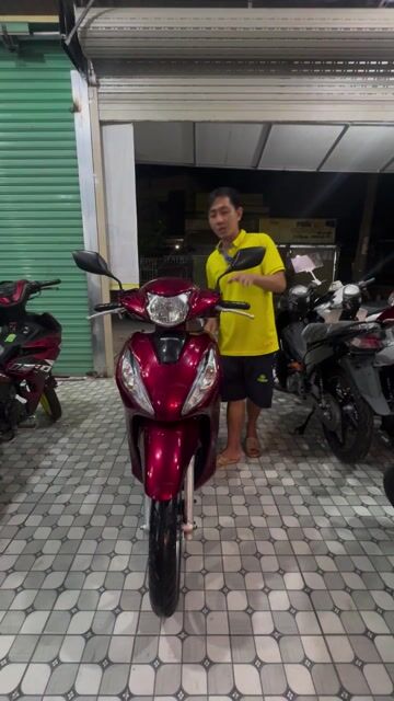 Honda Vision 2024 Đỏ Lướt. Mua bán Xe máy tại Huyện Phong Điền Cần Thơ được đăng bởi Thanh Dang Hoang hình 1