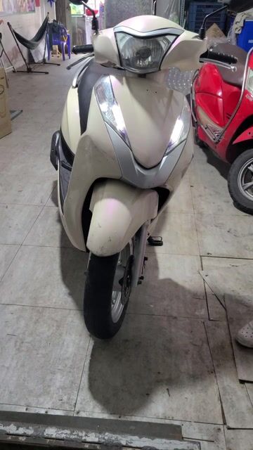 XE NỮ ÍT ĐI, BIỂN THÀNH PHỐ CHÍNH CHỦ BÁN.. Mua bán Xe máy tại Quận Bình Thạnh Tp Hồ Chí Minh được đăng bởi Lê Thị Ngọc Trầm hình 1