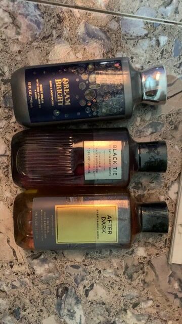 Sữa tắm Bath & Body Works Black Tie Nam. Mua bán Thiết bị vệ sinh, nhà tắm tại Thành phố Buôn Ma Thuột Đắk Lắk được đăng bởi Phương Đông  BÁCH HOÁ NHÀ ĐÔNG  hình 1