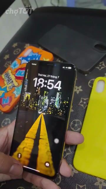 iPhone xsmax màu vàng. Mua bán Điện thoại tại Thị xã Bến Cát Bình Dương được đăng bởi Khoa Lam hình 1