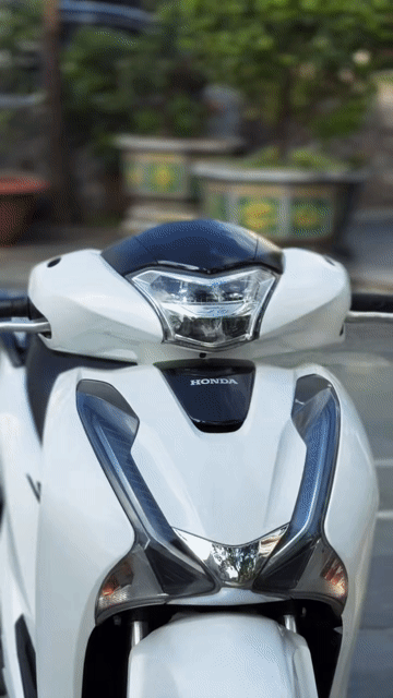 Honda SH 125 2017 Sporty Trắng. Mua bán Xe máy tại Thành phố Thủ Đức Tp Hồ Chí Minh được đăng bởi XE ĐẸP  GÓP BAO NỢ XẤU THỦ ĐỨC hình 1