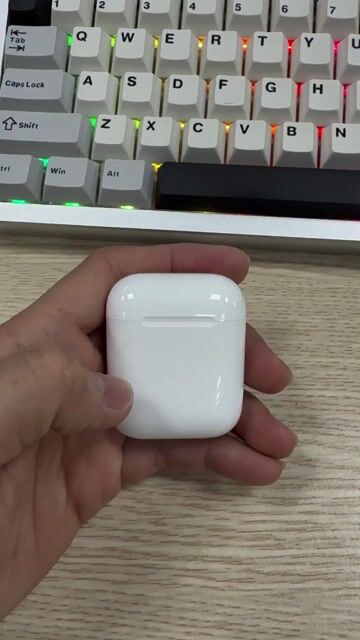 Tai nghe không dây Apple AirPods 2 Trắng. Mua bán Tivi, Âm thanh tại Quận Tân Bình Tp Hồ Chí Minh được đăng bởi Sang Trần hình 1