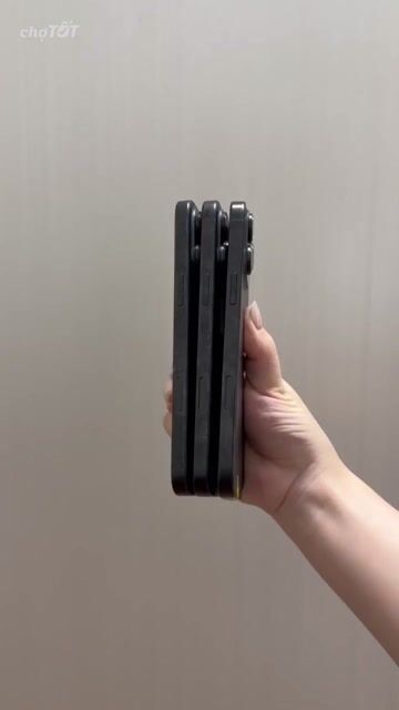 iPhone 16 Pro Max 256GB màu đen pin 9x% zin đẹp. Mua bán Điện thoại tại Quận Cầu Giấy Hà Nội được đăng bởi Henry Shop hình 1