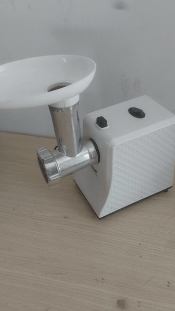 Máy xay thịt công nghiệp màu trắng. Mua bán Bếp, lò, đồ điện nhà bếp tại Quận Tân Phú Tp Hồ Chí Minh được đăng bởi CTY PENHOSE hình 1