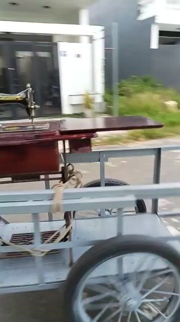 Thép toàn bộ xe lôi đang kéo hàng hóa chạy êm. Mua bán Phương tiện khác tại Quận Cẩm Lệ Đà Nẵng được đăng bởi ngo cop ho hình 1