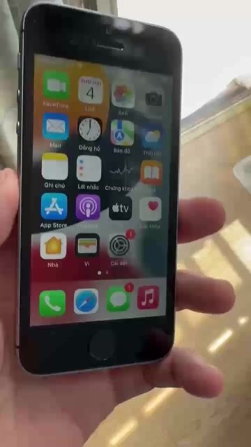 Apple iPhone 5SE 32GB Xám. Mua bán Điện thoại tại Quận Bình Tân Tp Hồ Chí Minh được đăng bởi Nvthienduc hình 1